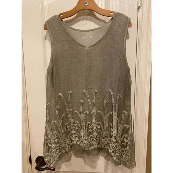 Soft Surroundings Women's Light Grey Silk Romance Tunic Blouse Size Medium NWOT - Picture 1 of 5